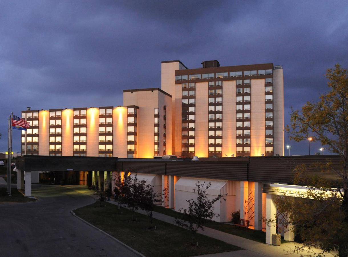 Best Western Premier Calgary Plaza Hotel & Conference Centre Bagian luar foto