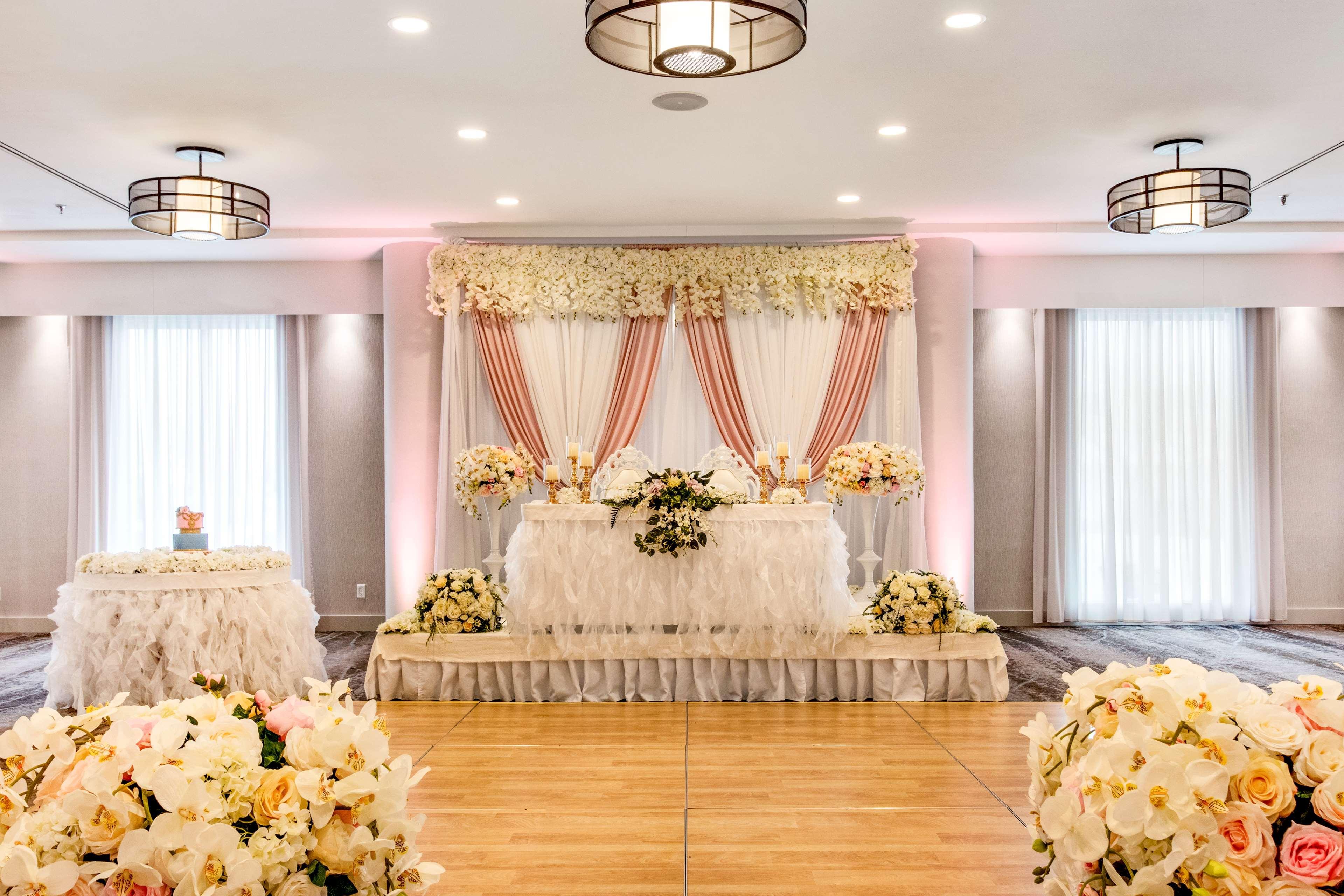 Best Western Premier Calgary Plaza Hotel & Conference Centre Bagian luar foto