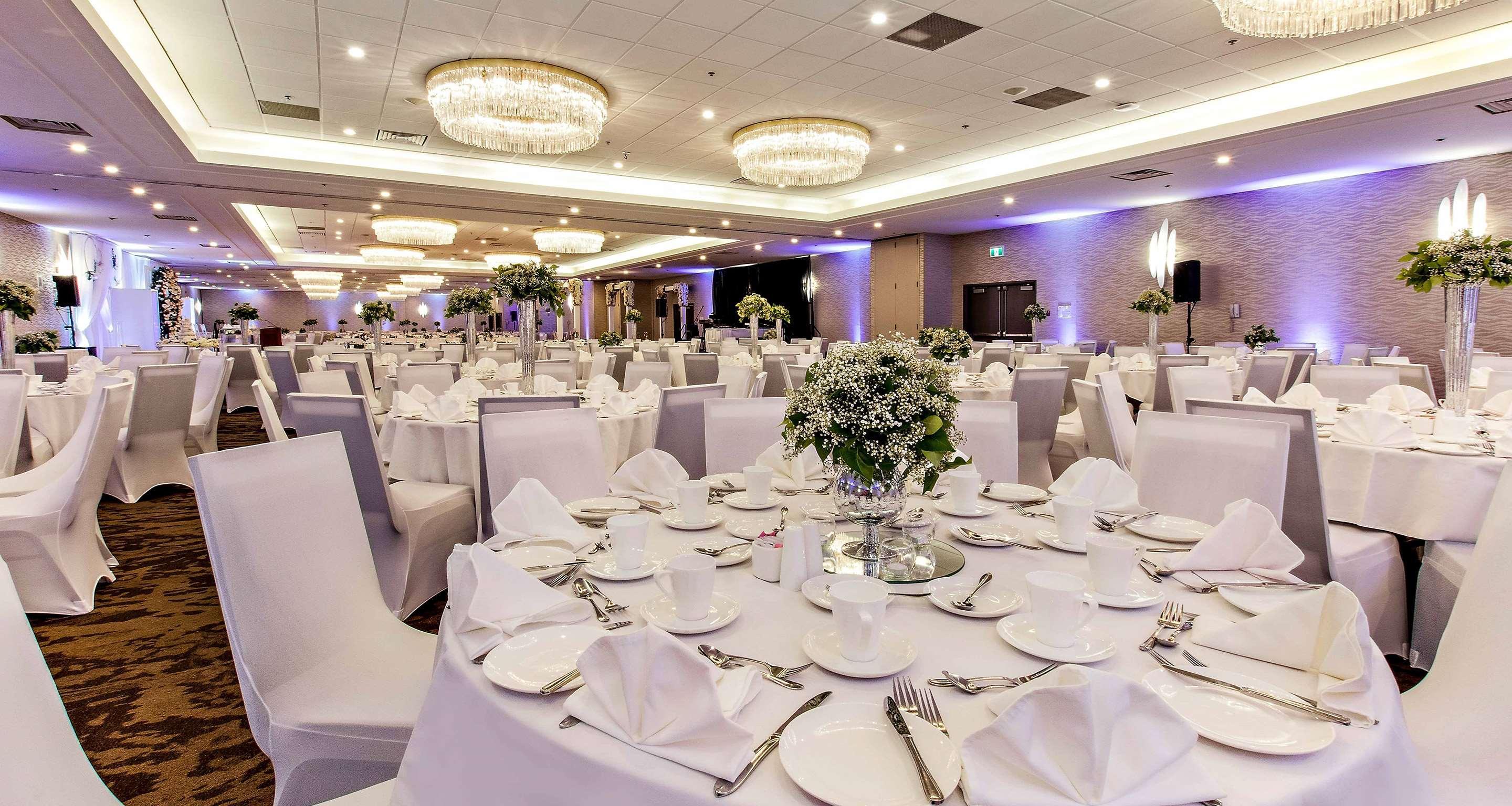 Best Western Premier Calgary Plaza Hotel & Conference Centre Bagian luar foto