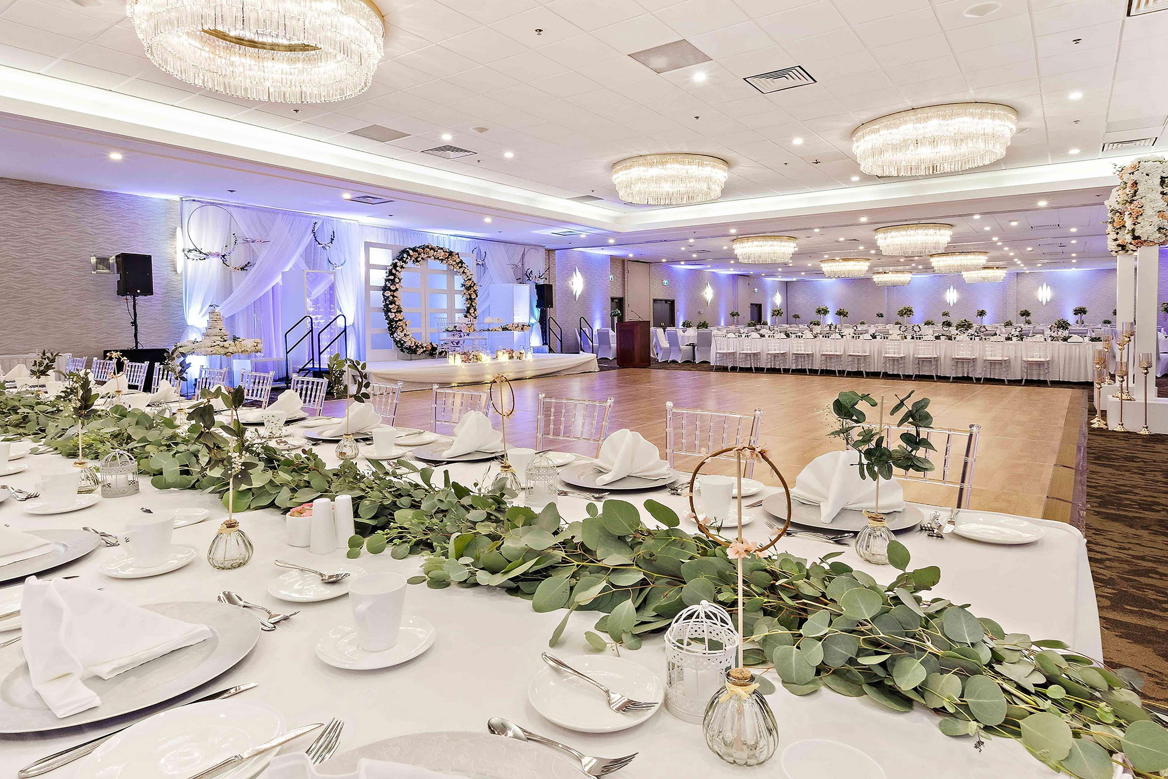Best Western Premier Calgary Plaza Hotel & Conference Centre Bagian luar foto