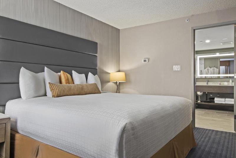 Best Western Premier Calgary Plaza Hotel & Conference Centre Bagian luar foto